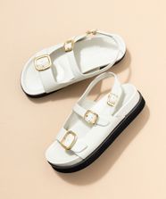 【オンワード】 23区>シューズ 【CLASSY.6月号掲載/杏さん着用】バックル デザイン サンダル アイボリー 24H レディース