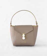 【オンワード】 TOCCA>バッグ 【大人百花掲載】INNOCENCE LEATHER POCHETTE ポシェットバッグ ベージュ F レディース