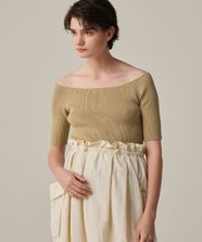 【オンワード】 uncrave>トップス 【ご好評につき追加生産】ドライタッチ ニット オフショル トップス（uncrave WHITE） サンドベージュ×ゴールド 1 レディース