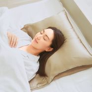 睡眠中の摩擦に 表生地シルク100%で髪や肌をやさしくカバー シャイニーピローパッド【送料無料】