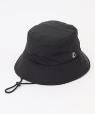 【オンワード】 23区GOLF>帽子 【UNISEX】日常使いもしやすいシンプルデザイン 首後ろもしっかケアするネックカバー付キ バケットハット ギフトにもおすすめ◎ ブラック F レディース