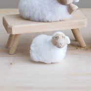 ヨーロッパの職人が手作りした北欧の妖精〈白羊 小〉/ノルディカニッセ【送料: 540円+税】