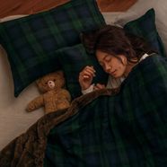 クーフゥ 心地よさ選べる ブラックウォッチの穏やかな眠り ベアタッチボアとコットンダブルガーゼのおやすみケット〈セミダブル〉【送料無料】