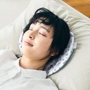 クーフゥ 綿ガーゼとメッシュ素材で肌当たりよく首もとひんやり お月さまのネックピローの会【送料: 540円+税】